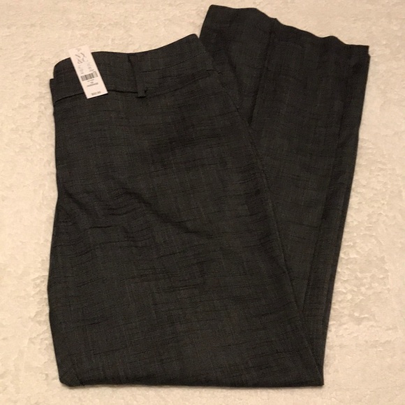 New York & Company Pants - NWT New York & Company black/dark gray average dress pants Size 16